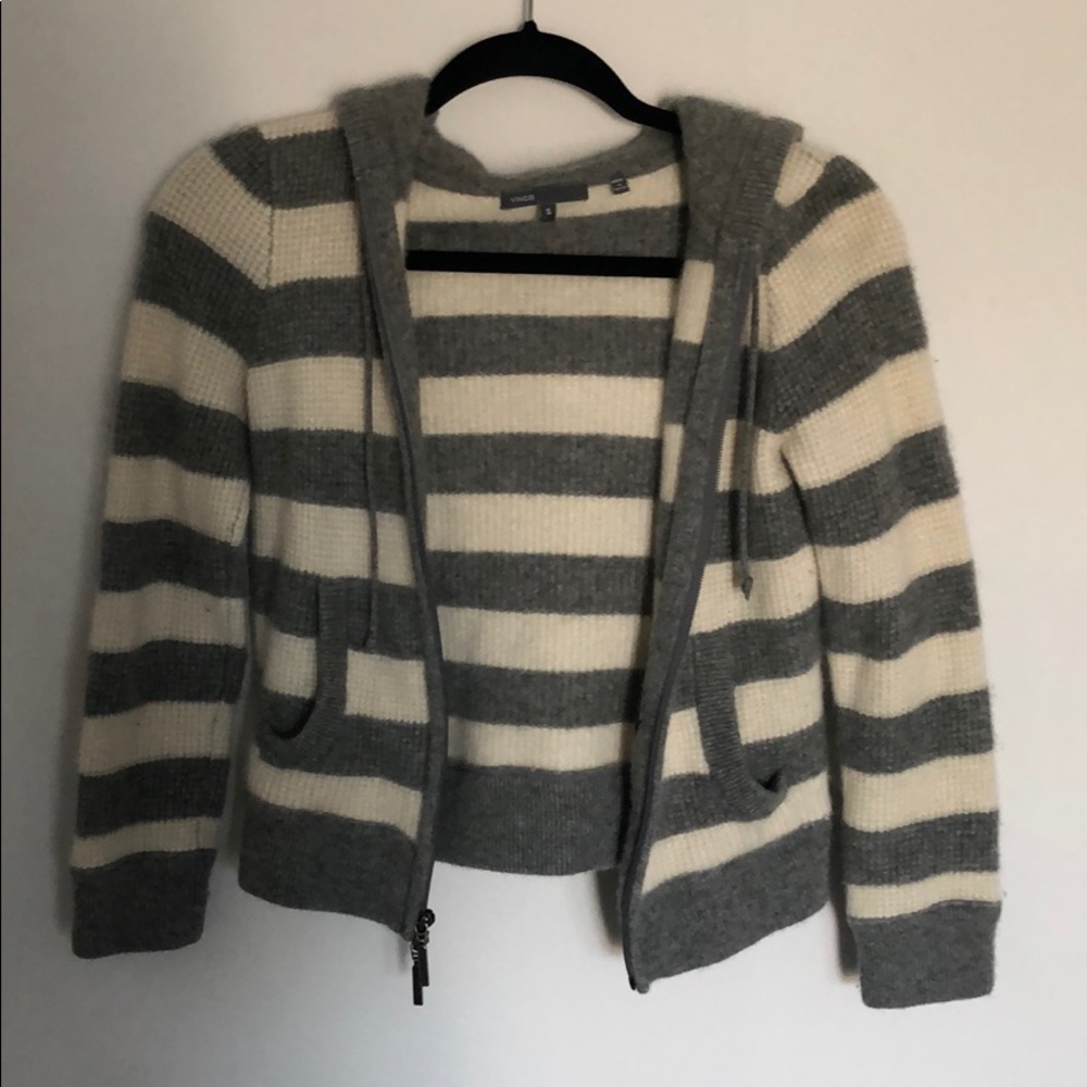 Vince! 100% cashmere sweater